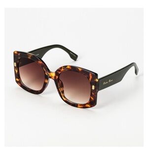 NWT - Leopard print oversized Sunglasses